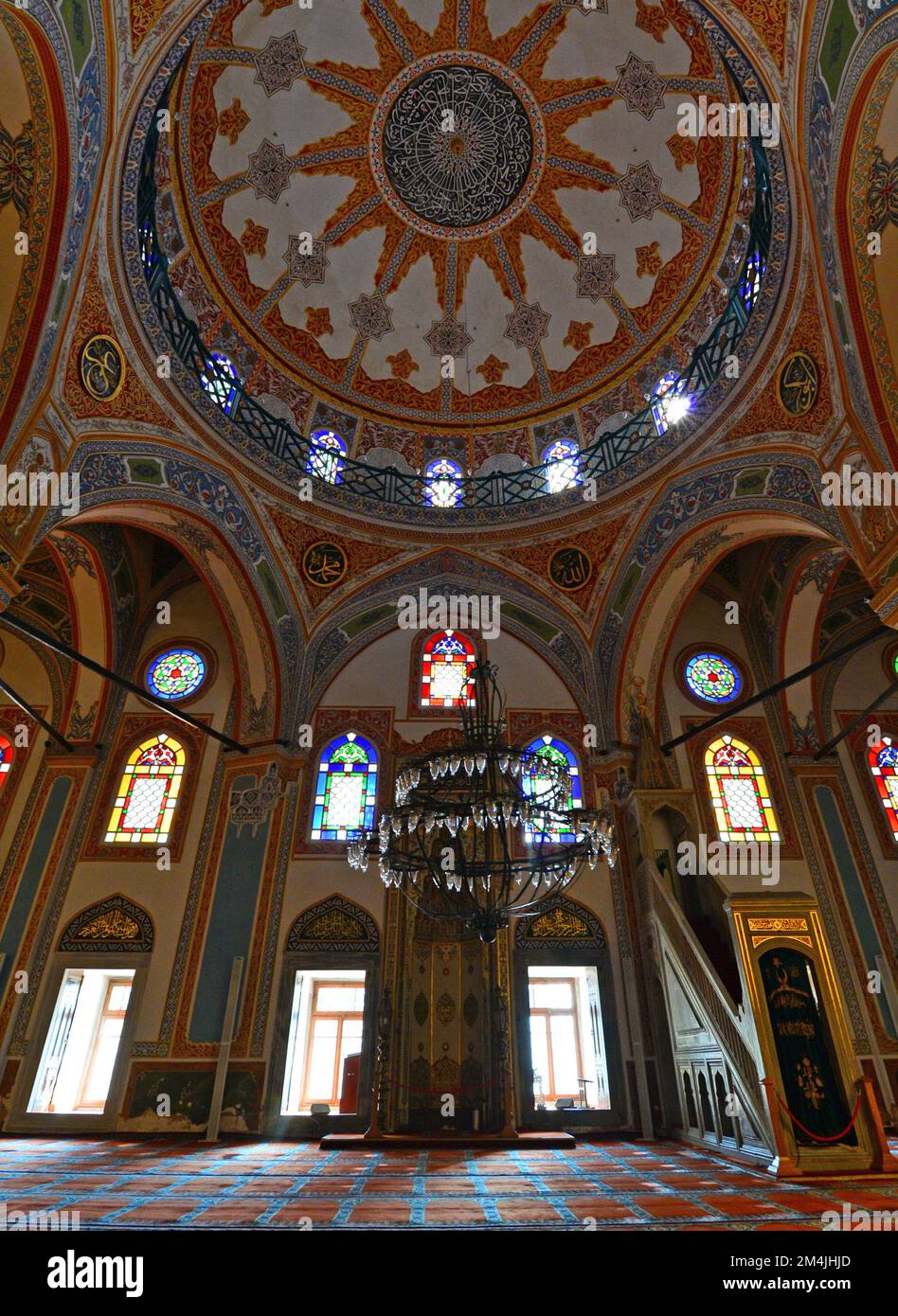 Située à Besiktas, en Turquie, la mosquée Sinan Pasha a été construite au 16th siècle par Mimar Sinan. Banque D'Images