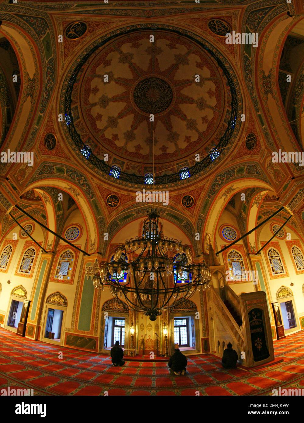 Située à Besiktas, en Turquie, la mosquée Sinan Pasha a été construite au 16th siècle par Mimar Sinan. Banque D'Images