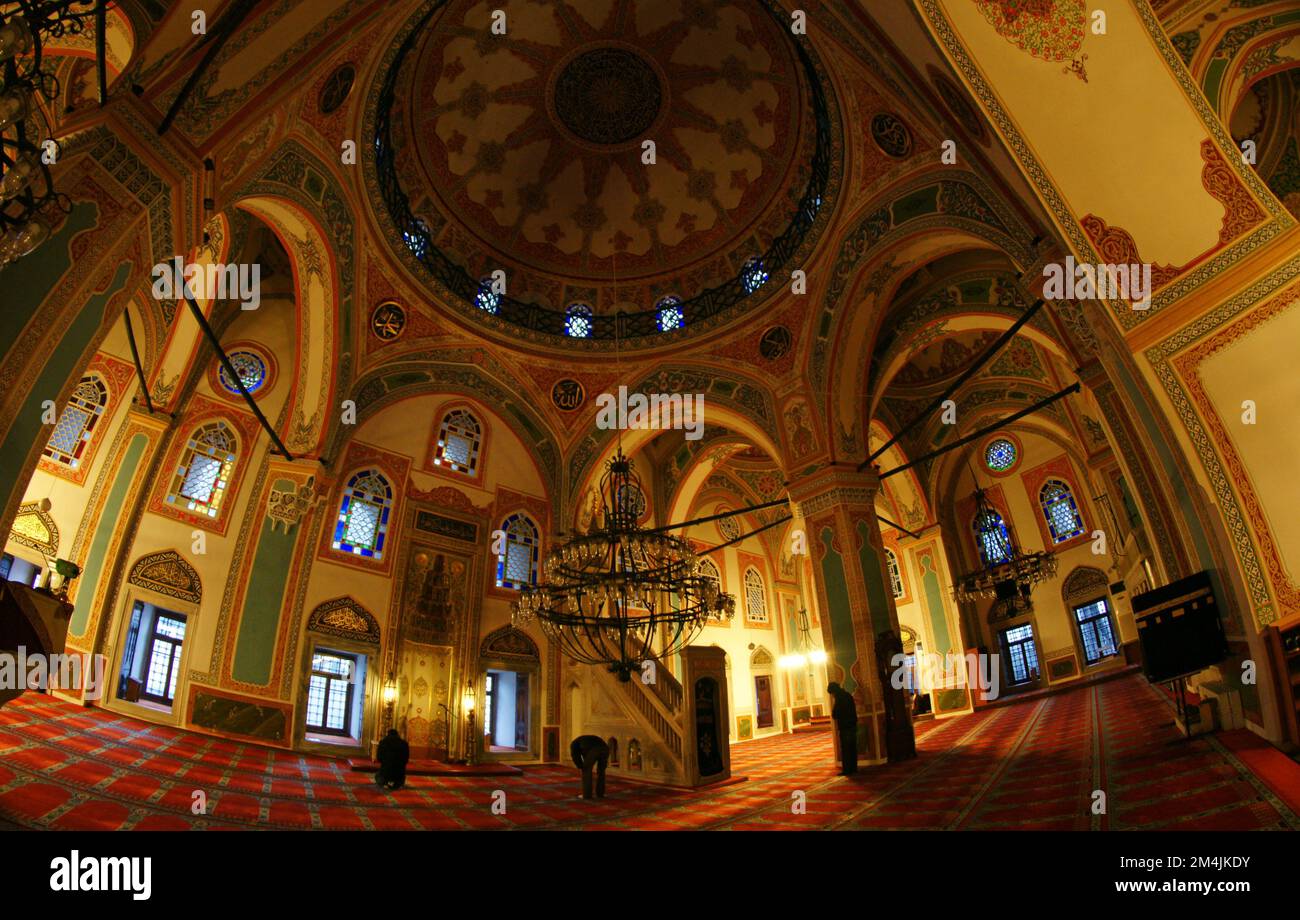 Située à Besiktas, en Turquie, la mosquée Sinan Pasha a été construite au 16th siècle par Mimar Sinan. Banque D'Images