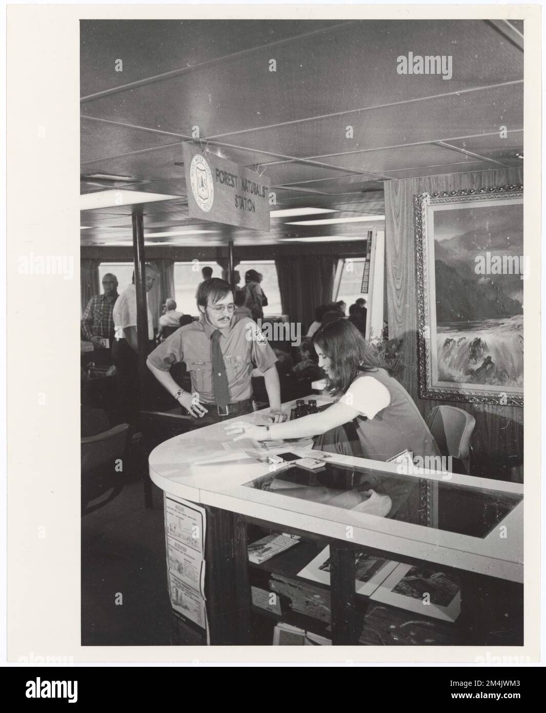 Services d'information aux visiteurs - Alaska. Photographies relatives aux forêts nationales, aux pratiques de gestion des ressources, au personnel et à l'histoire culturelle et économique Banque D'Images