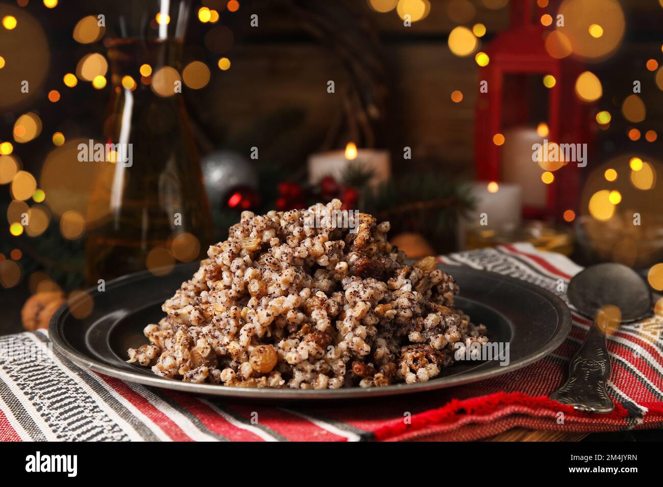 Assiette de plat traditionnel Kutya sur la table Banque D'Images