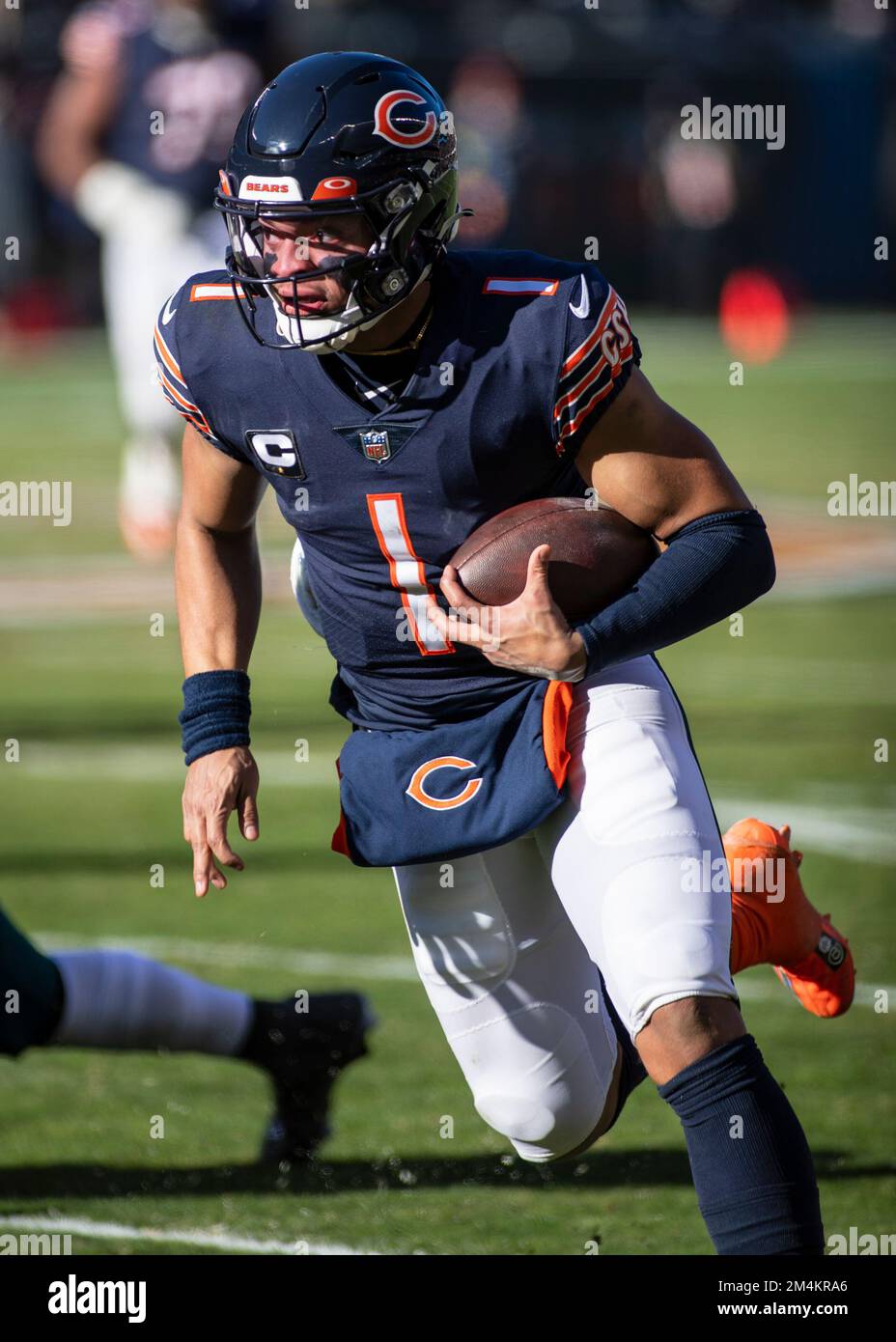 Chicago, Illinois, États-Unis. 18th décembre 2022. Chicago porte le quarterback #1 Justin Fields en action lors d'un match contre les Philadelphia Eagles à Chicago, il. Mike Wulf/CSM/Alamy Live News Banque D'Images