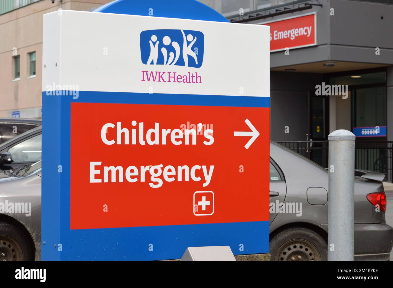 Panneau à l'entrée de la salle d'urgence pour enfants (RE) au Centre de santé IWK, un hôpital pédiatrique régional situé à Halifax, en Nouvelle-Écosse, au Canada. Banque D'Images