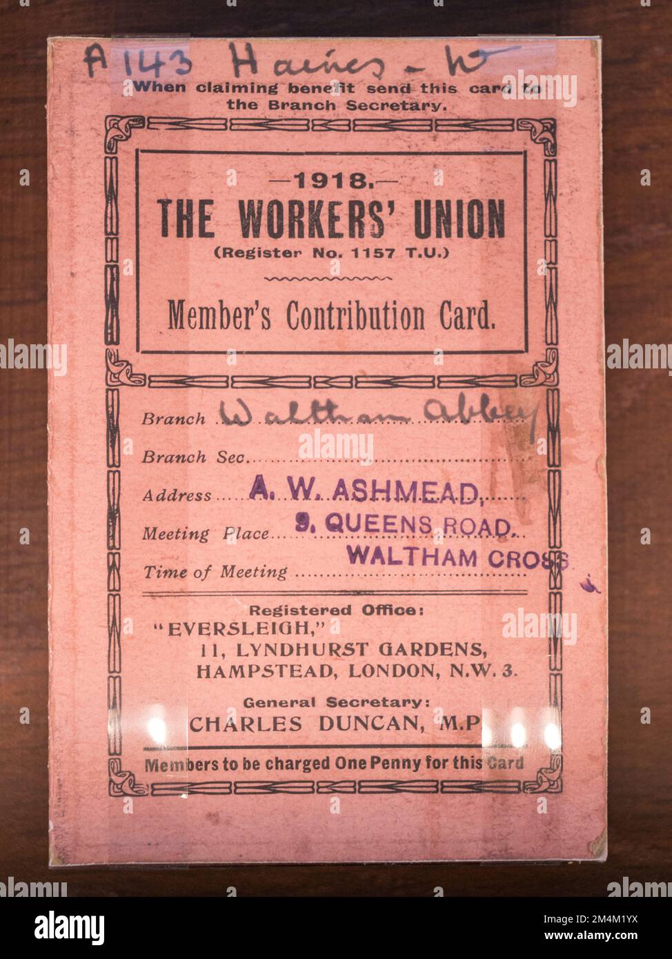 Carte de contribution des membres du syndicat des travailleurs de la première Guerre mondiale au Musée impérial de la guerre, Londres, Royaume-Uni. Banque D'Images