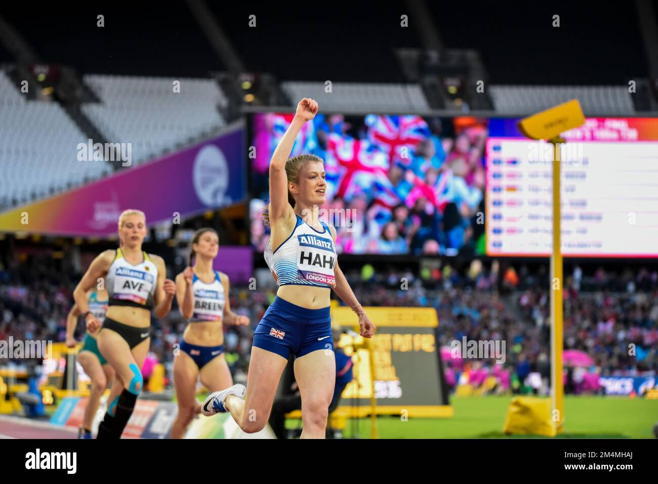 Sophie Hahn célèbre la victoire de l'or en 100m T38 aux Championnats du monde d'athlétisme Para au stade de Londres, 2017. Vainqueur britannique Banque D'Images