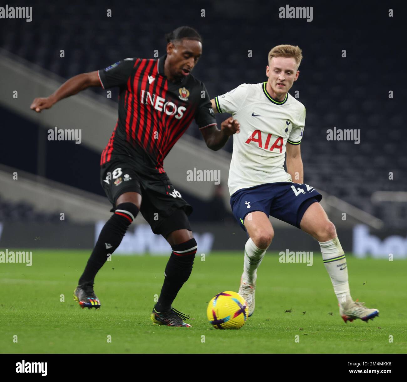 L-R Pablo Rosario de l'OGC Nice et Harvey White de Tottenham Hotspur lors du match de football amical entre Tottenham Hotspur et Nice à Tottenham Ho Banque D'Images