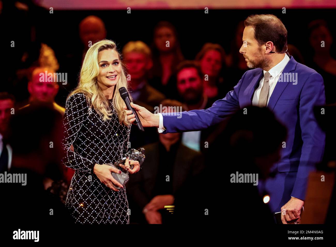 AMSTERDAM, PAYS-BAS - DÉCEMBRE 21 : Irene Schouten reçoit le trophée Jaap Eden lors du nos | NOC*NSF Sportgala - spectacle à l'AFAS Live on 21 décembre 2022 à Amsterdam, pays-Bas (photo par Joris Verwijst/BSR Agency) Banque D'Images