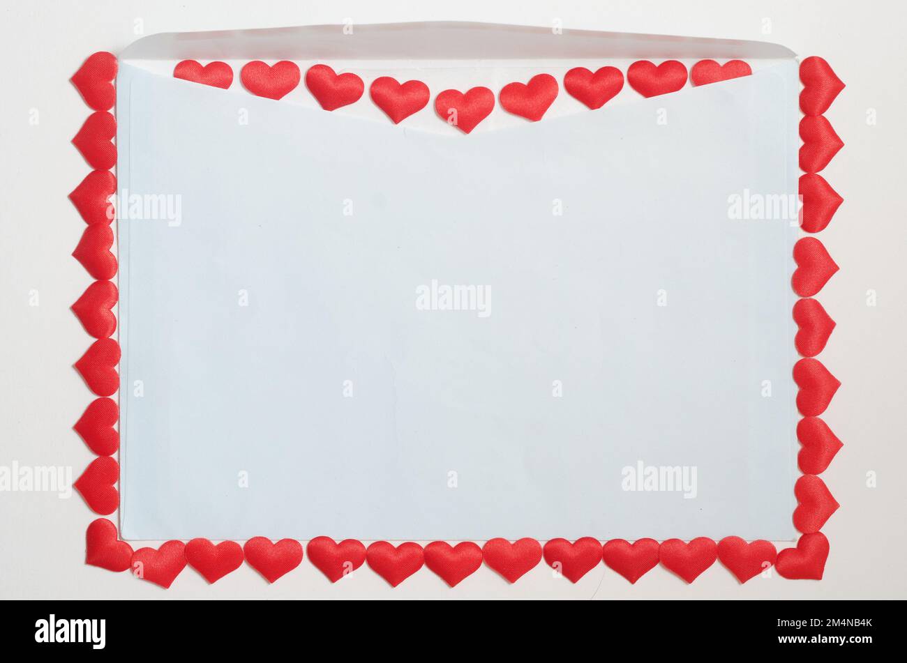 enveloppe de bienvenue avec espace d'imitation et décor de saint-valentin Banque D'Images
