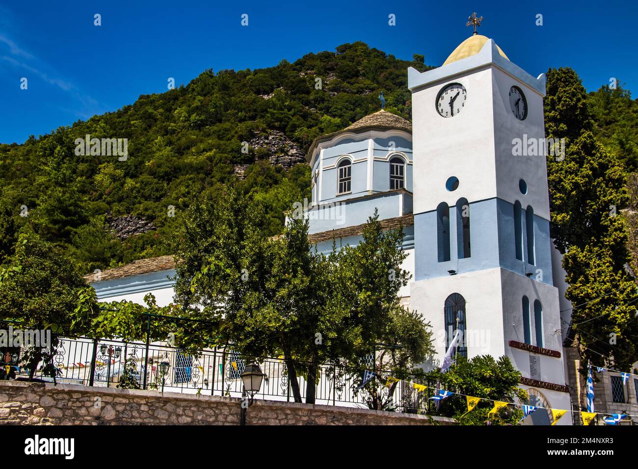 Ancienne église orthodoxe grecque rustique (christianisme) dans la petite île grecque de Potos Banque D'Images