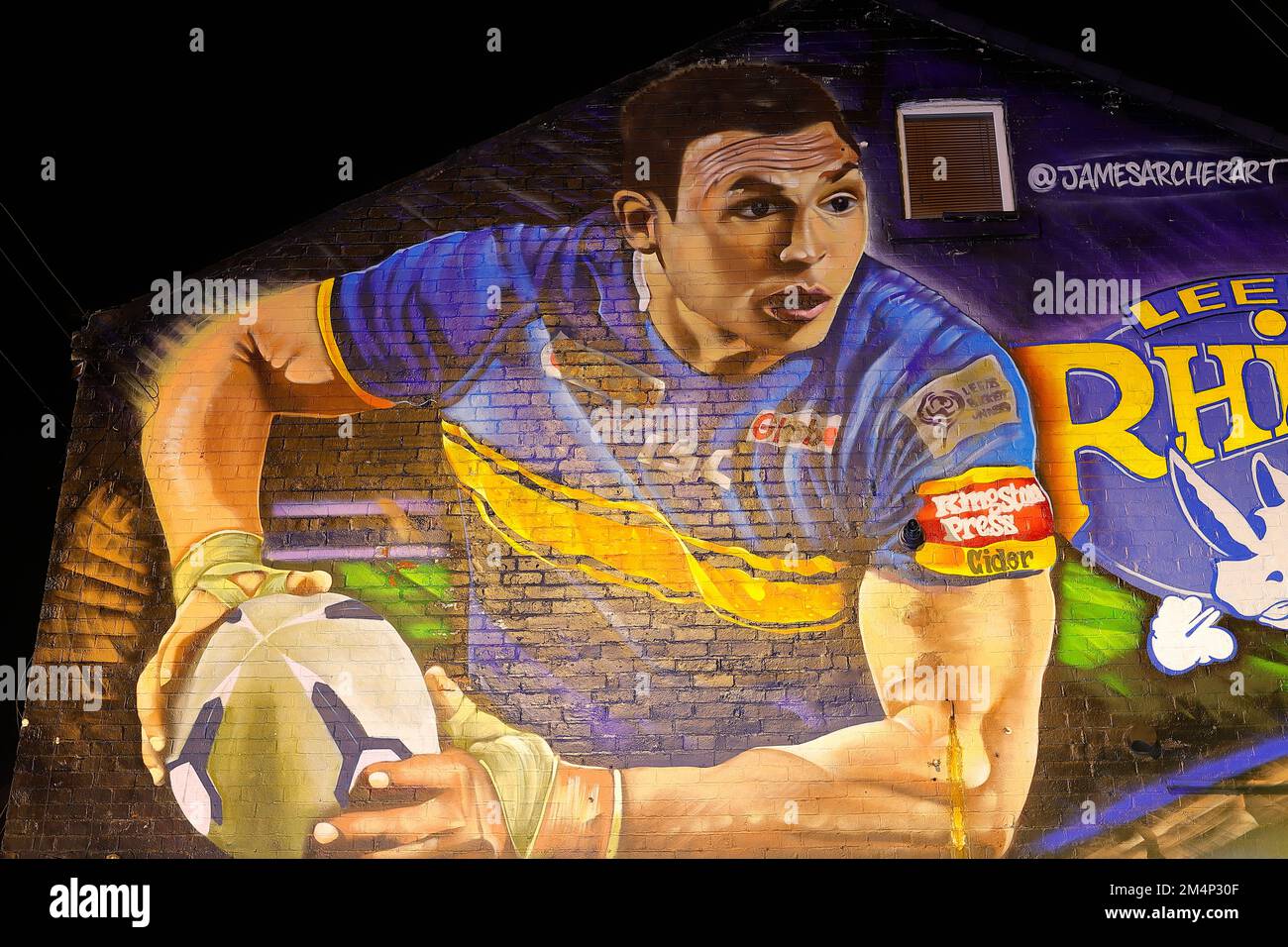 Une fresque du joueur de Leeds Rhinos Sir Kevin Sinfield sur une extrémité de pignon dans le quartier de Headingley à Leeds. Créé par l'artiste James Archer Banque D'Images