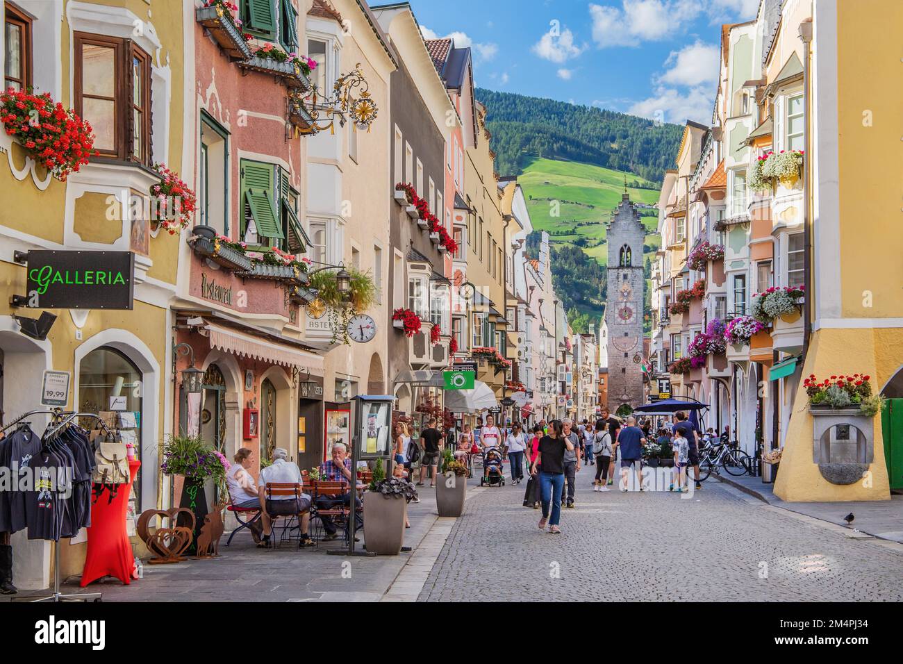 Zone piétonne Neustadt avec Zwoelferturm, Vipiteno, province de Bolzano, Tyrol du Sud, Trentin-Haut-Adige, Italie du Nord, Italie Banque D'Images