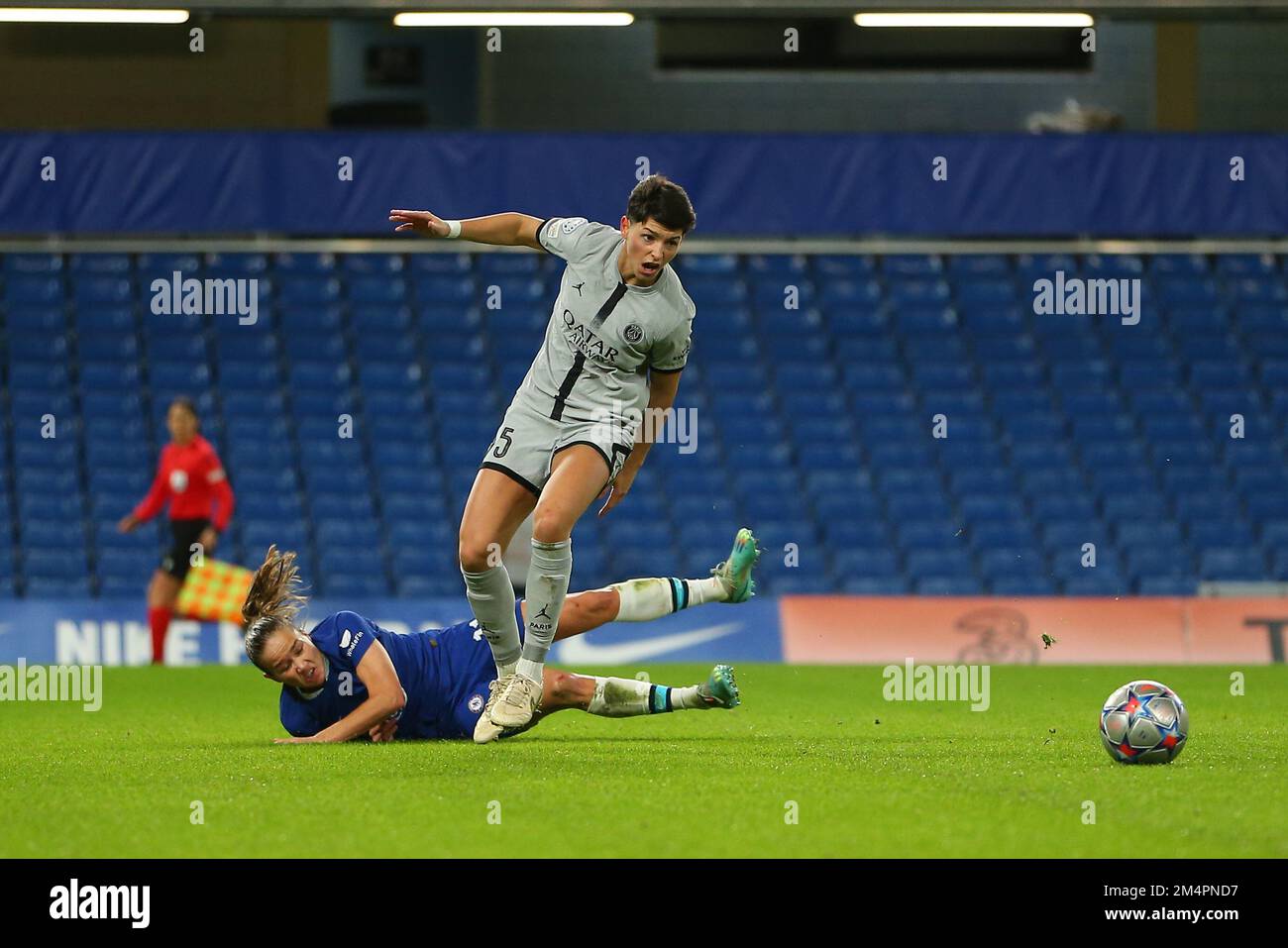 Londres, Royaume-Uni. 22nd décembre 2022. 22nd décembre 2022 ; Stamford Bridge, Londres, Angleterre : UEFA Womens Champions League football, Chelsea versus Paris Saint Germain ; Credit: Action plus Sports Images/Alay Live News Banque D'Images