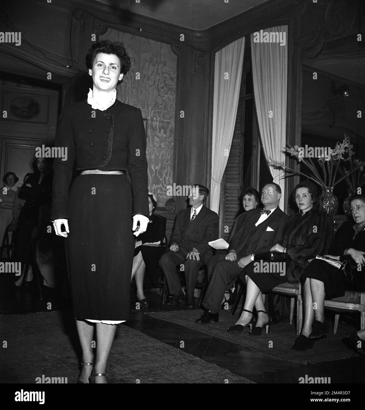 Salon de la mode grecque à Paris. Photographies des programmes du Plan Marshall, des pièces justificatives et du personnel Banque D'Images