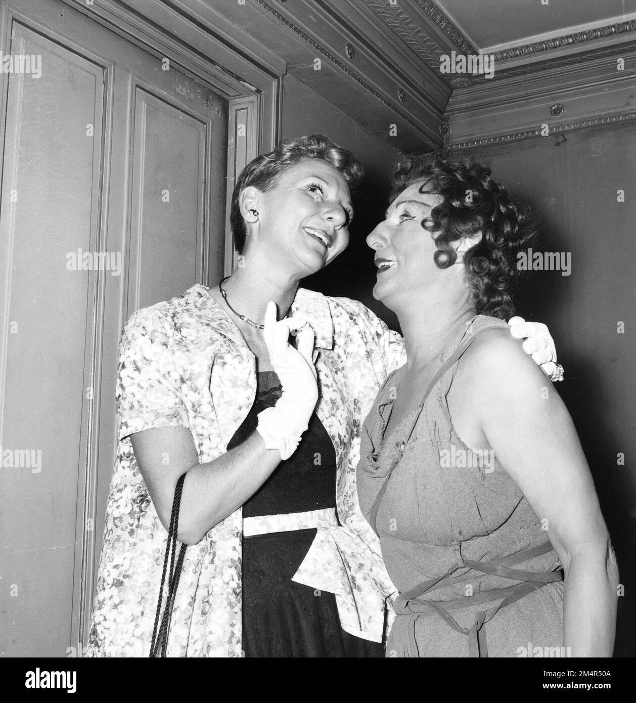 Mary Martin, Jusith Anderson, Helen Hayes et George Abbott. Photographies des programmes du Plan Marshall, des pièces justificatives et du personnel Banque D'Images