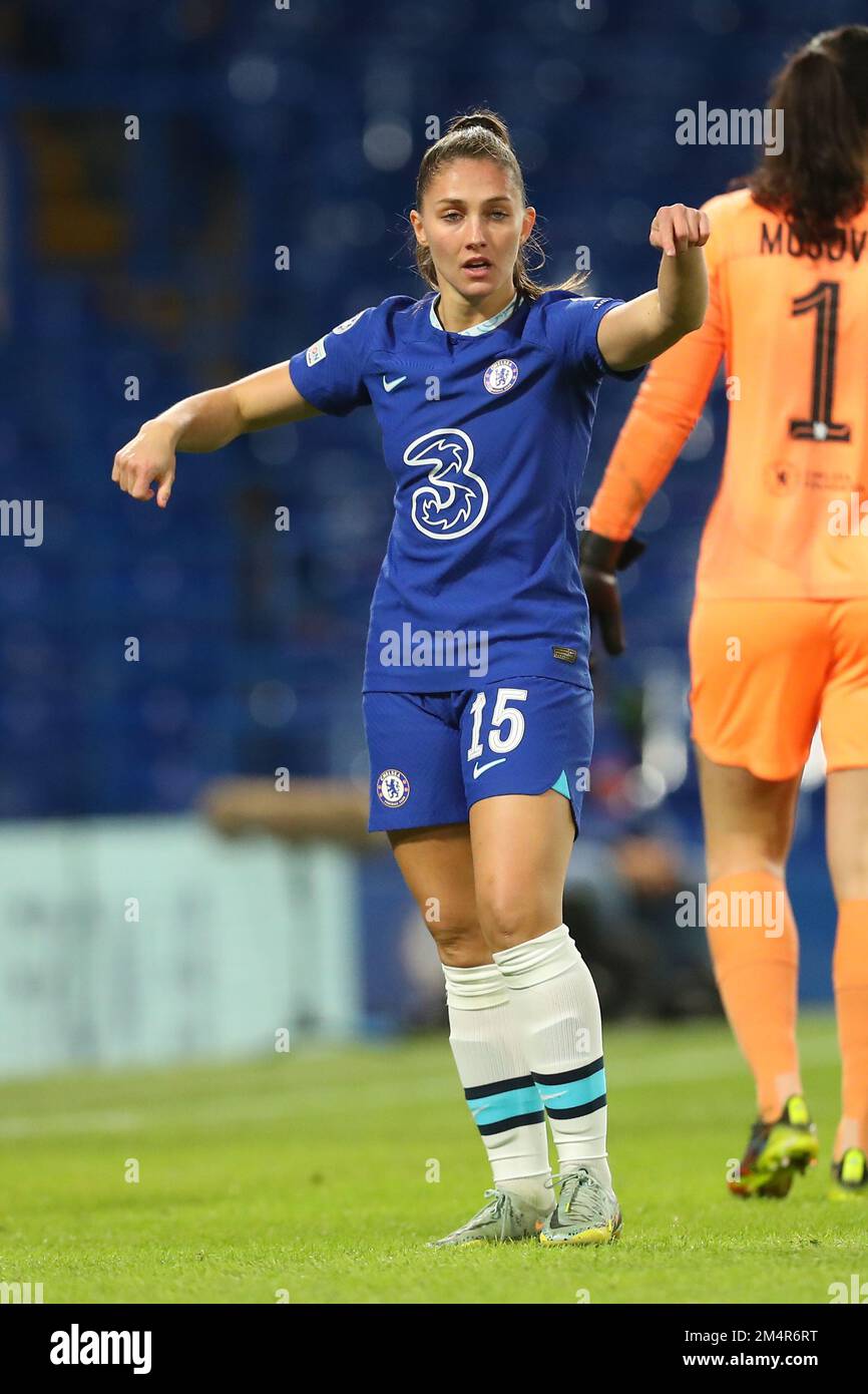 Londres, Royaume-Uni. 22nd décembre 2022. 22nd décembre 2022 ; Stamford Bridge, Londres, Angleterre : UEFA Womens Champions League football, Chelsea versus Paris Saint Germain ; Eve Perisset of Chelsea crédit : action plus Sports Images/Alay Live News Banque D'Images