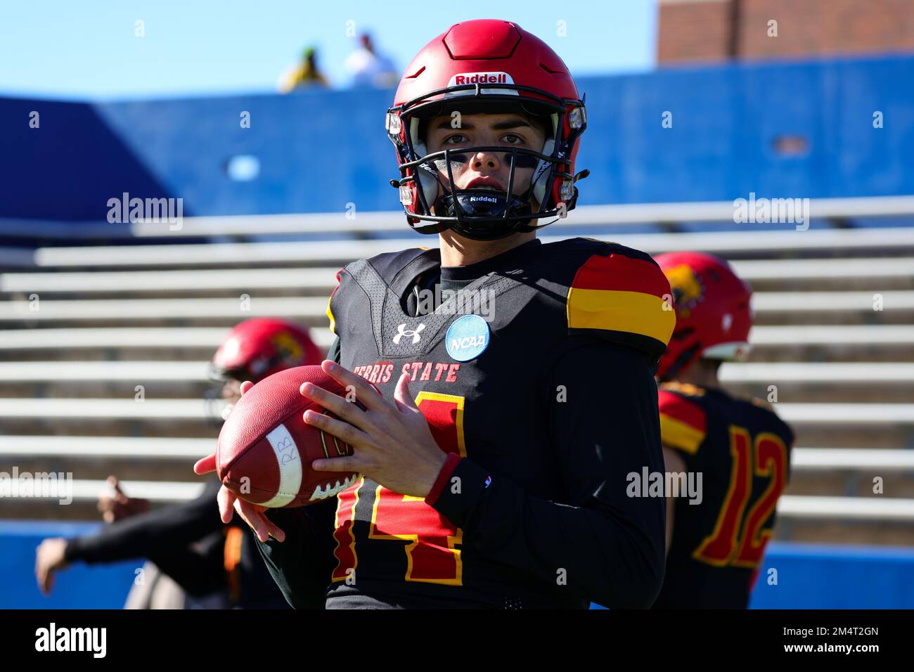 Ferris State Bulldogs Jesse Rivera (14) pendant les échauffements pour le championnat national de football de la Division II de la NCAA, au stade McKinney ISD S Banque D'Images