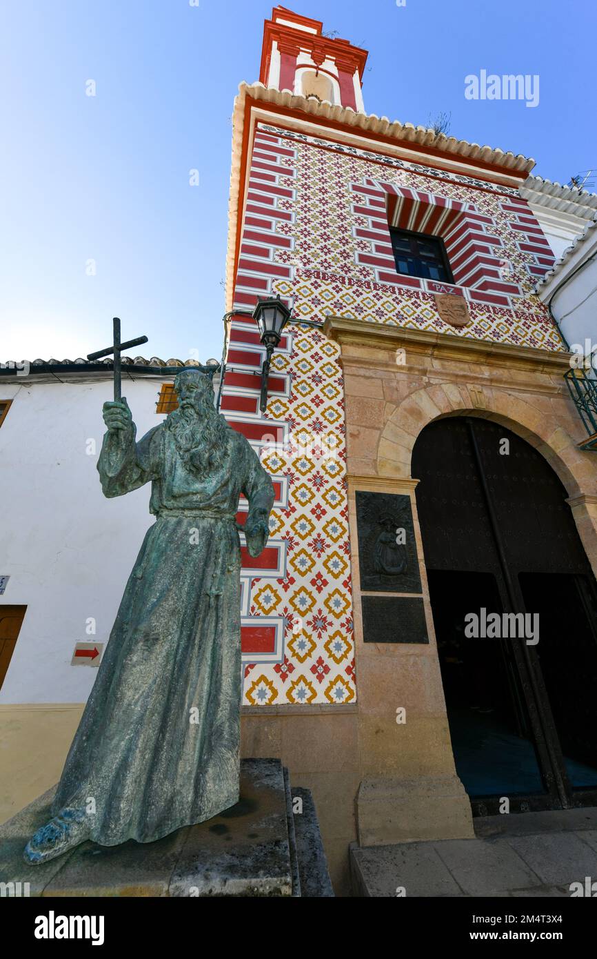 Ronda, Espagne - 1 décembre 2021 : la statue de Fray Diego Jose de Cadix, située en face de l'Iglesia de Nuestra Senora de la Paz, à Ronda. Ses os sont moi Banque D'Images