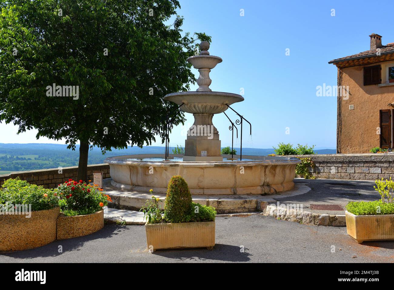 Moissac Bellevue petit village typique du Haut Var en Provence Photo ...