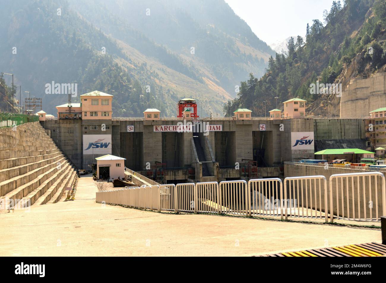 Barrage de Kharcham sur le fleuve Satluj, Himachal Pradesh, Inde Banque D'Images