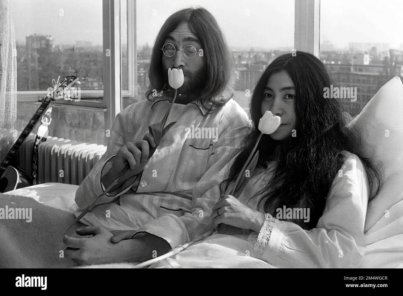John Lennon et Joko Ono. Amélioration numérique. Banque D'Images