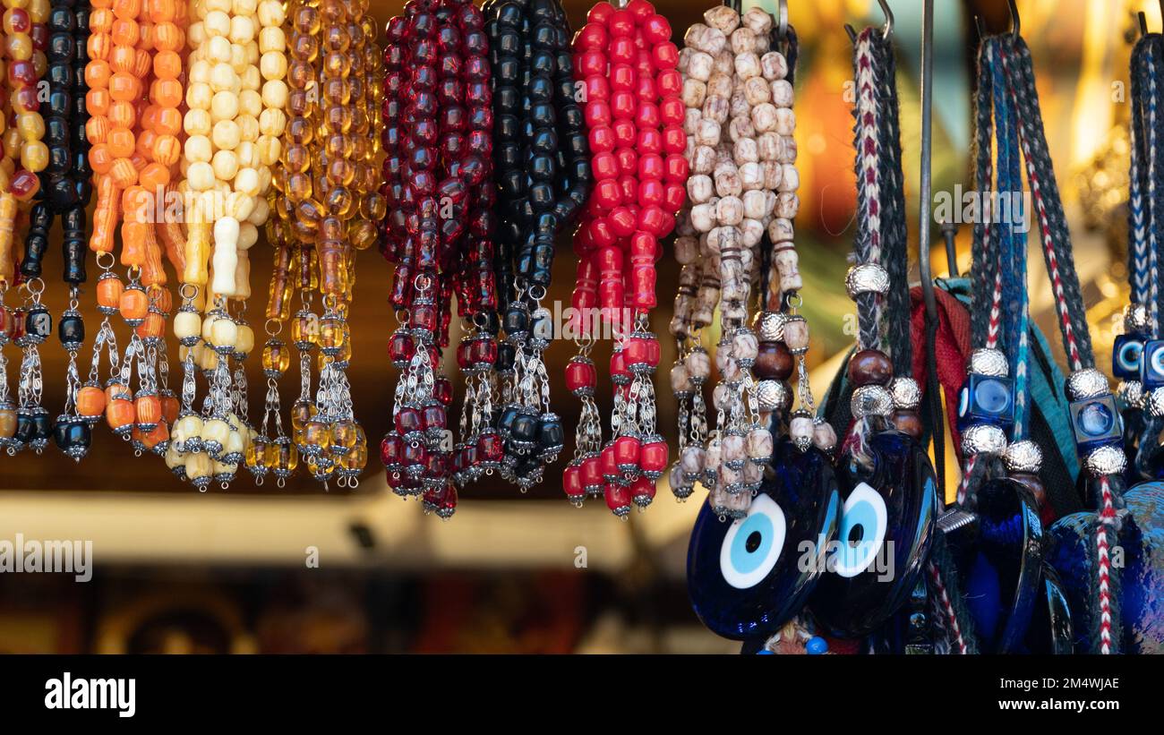 Boutique de souvenirs de la Maison de la Vierge Marie, Turquie. Perles de prière et perles d'oeil maléfique dans la boutique de souvenirs. Banque D'Images