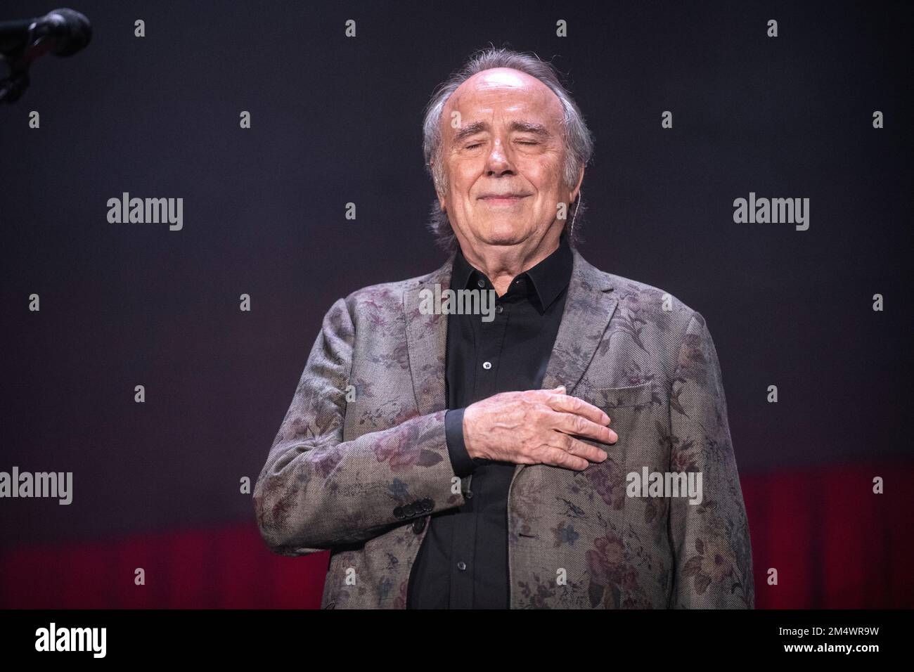 Joan Manuel Serrat se produit au Palau Sant Jordi, Barcelona 22 DIC. 2022. Photographe: ALE Espaliat Banque D'Images