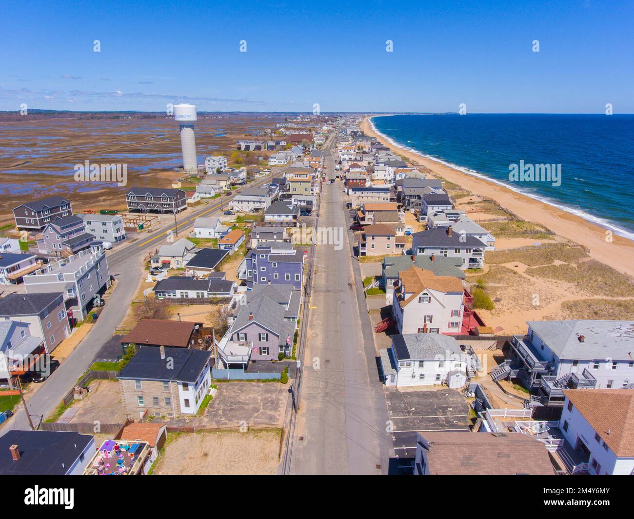 Vue aérienne de Central Avenue et de Water Tower à Salisbury Beach, dans la ville de Salisbury, Massachusetts ma, États-Unis. Banque D'Images