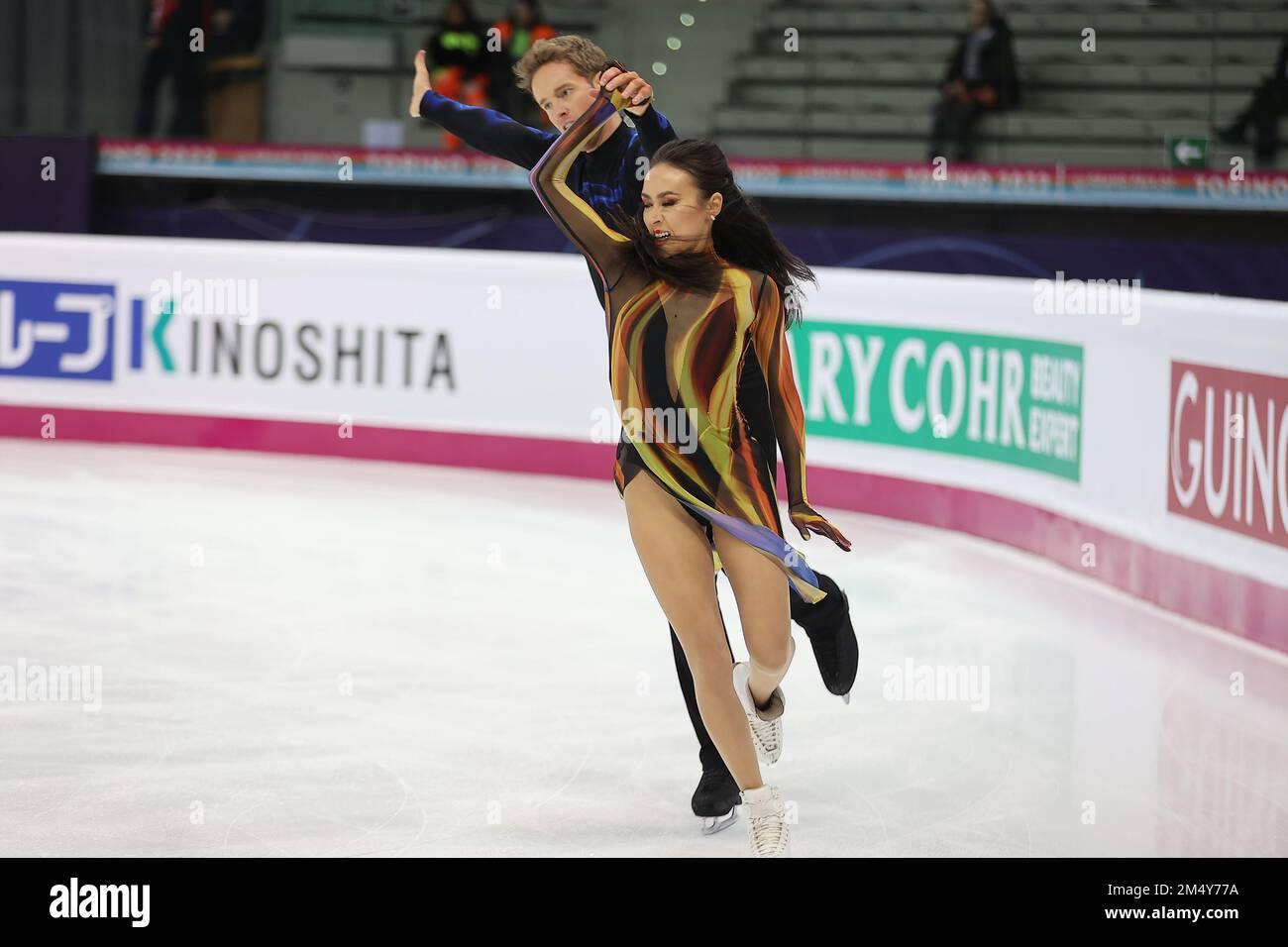 Phebe Bekker / James Hernandez (GBR) lors de la finale du Grand Prix de patinage artistique de la danse sur glace Turin 2022 (Italie) Banque D'Images