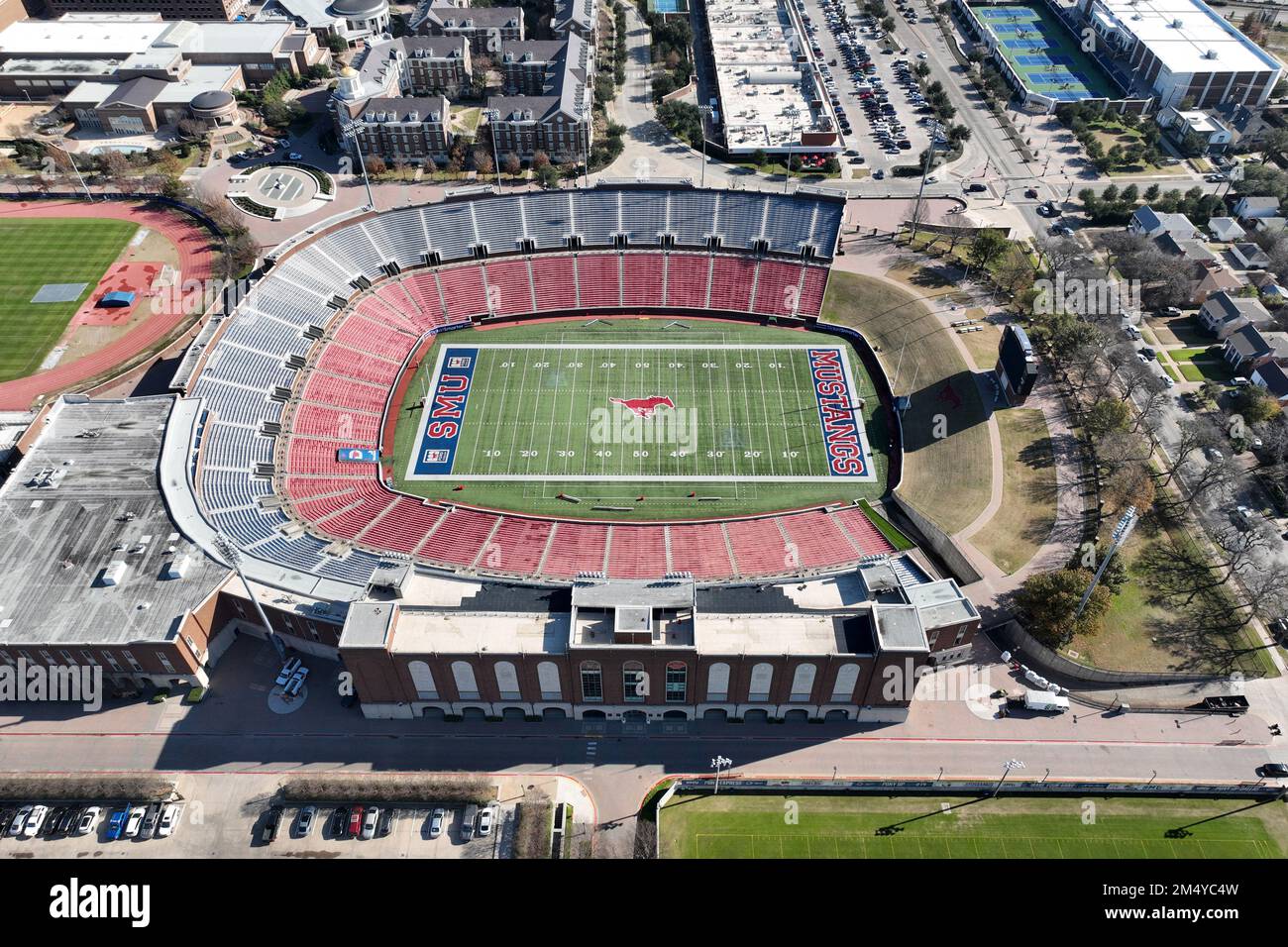 Une vue aérienne générale du stade Gerald J. Ford à l'Université méthodiste du Sud, mardi 20 décembre 2022, à Dallas, TPI Le stade est le domicile de l'équipe de football SMU Mustangs. Banque D'Images