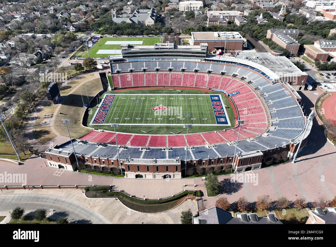 Une vue aérienne générale du stade Gerald J. Ford à l'Université méthodiste du Sud, mardi 20 décembre 2022, à Dallas, TPI Le stade est le domicile de l'équipe de football SMU Mustangs. Banque D'Images