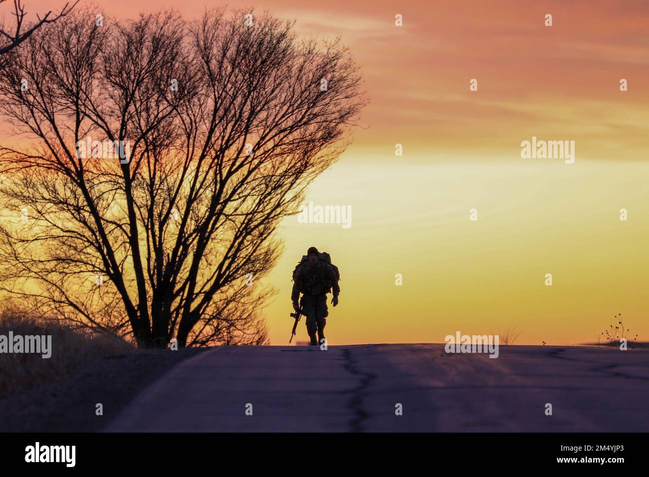 Fort Carson, Colorado, États-Unis. 15th décembre 2022. 1st le lieutenant Aaron Dominic, affecté au 2nd Bataillon, 23rd Infantry Regiment, 4th Infantry Division, a participé à l'année 4th Inf. Div. Le meilleur Ranger, et termine la baise de douze miles en deuxième place le décembre. 14, 2022, fort Carson, Colorado. La concurrence met les concurrents au défi de représenter le 4th Inf. Div. Se préparer à la compétition des meilleurs Rangers de l'Armée de terre, lors des épreuves d'effort maximum, afin d'identifier le soldat le plus physiquement capable, techniquement solide, tactiquement compétent et adapté. (Credit image: © Dominique Mendoza/US AR Banque D'Images