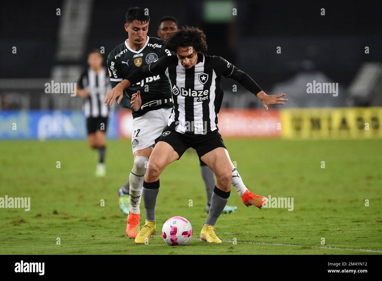 Rio de Janeiro, Brésil, 3 octobre 2022. Le joueur de football Matheus Nascimento de l'équipe botafogo, pendant le jeu Botafogo x Palmeiras pour les Brésiliens Banque D'Images