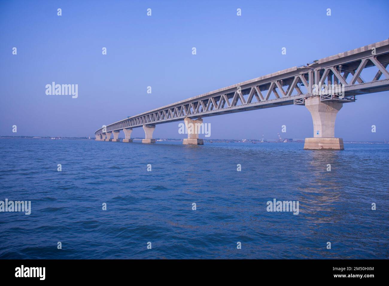 Le pont polyvalent Padma du Bangladesh Banque D'Images