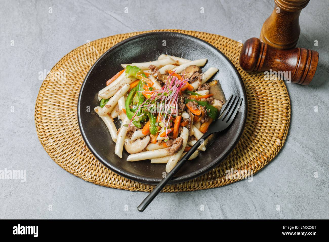 Gungjungtteokbokki, style coréen gâteau au riz frits par le Royal Stir Tteok en forme de