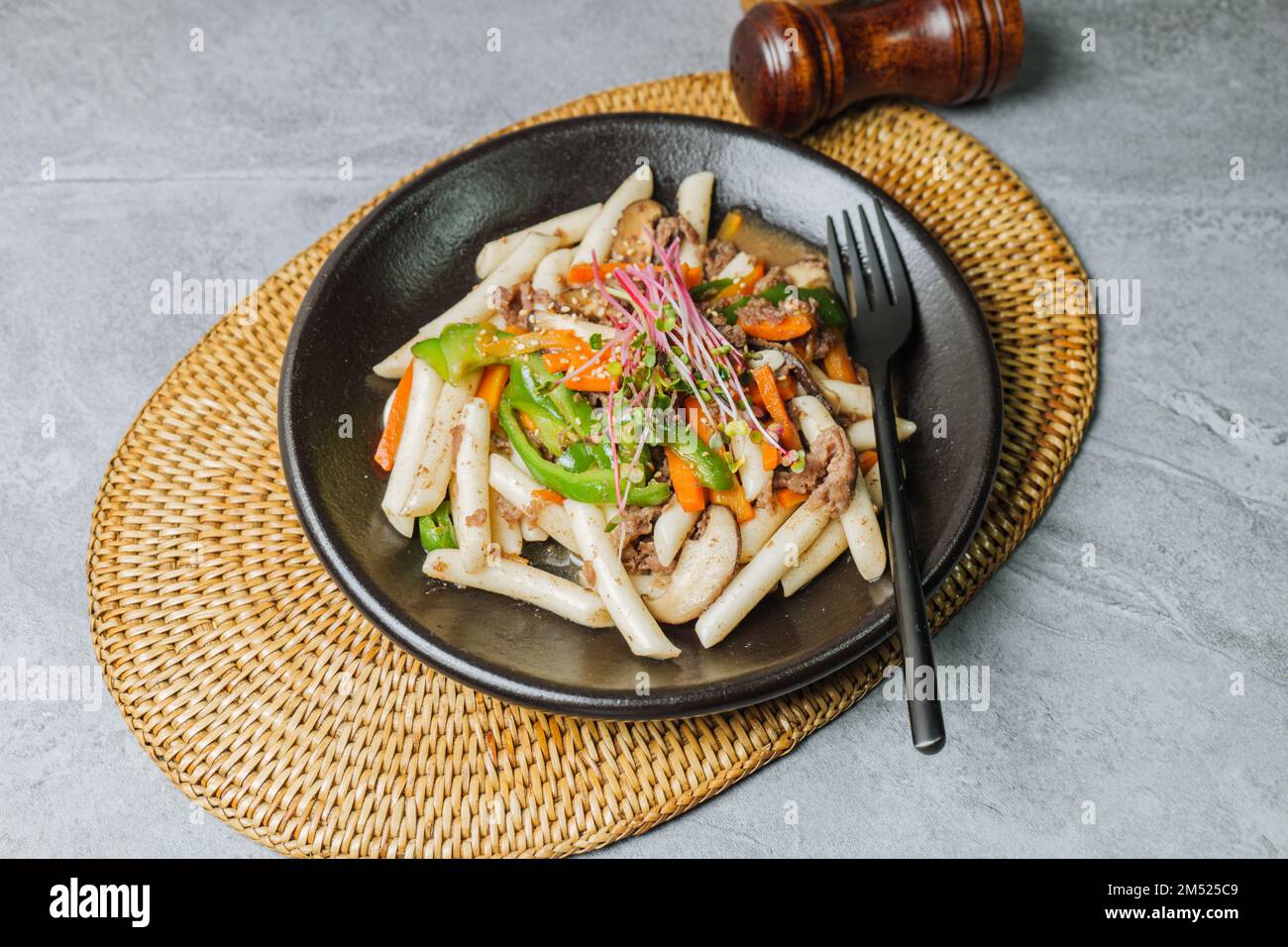 Gungjungtteokbokki, style coréen gâteau au riz frits par le Royal Stir Tteok en forme de