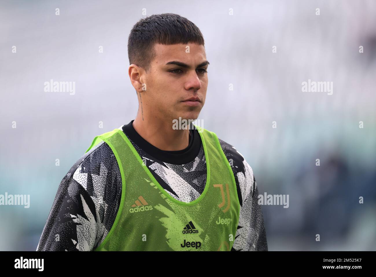 Turin, Italie, le 22nd décembre 2022. Enzo Alan Tomas Barrenchea de Juventus se réchauffe lors du match amical au stade Allianz, à Turin. Le crédit photo devrait se lire: Jonathan Moscrop / Sportimage Banque D'Images