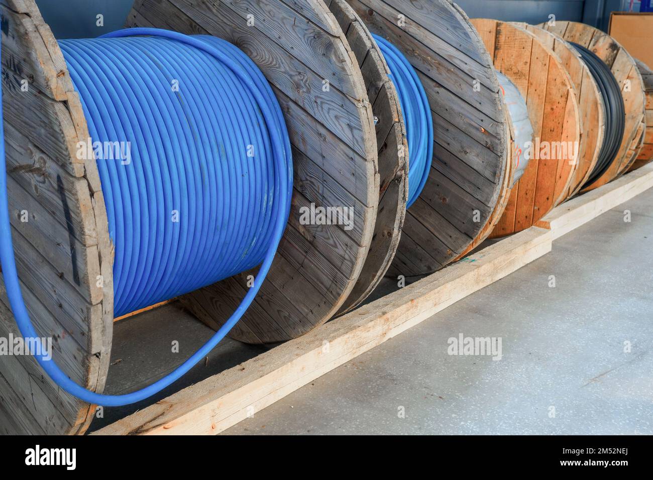 Electrical cable stowage Banque de photographies et d’images à haute