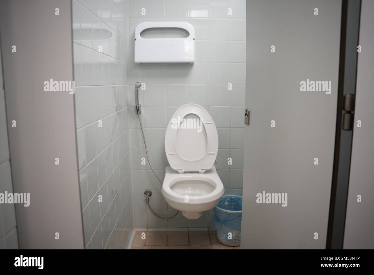 Muslim toilet Banque de photographies et d'images à haute résolution - Alamy
