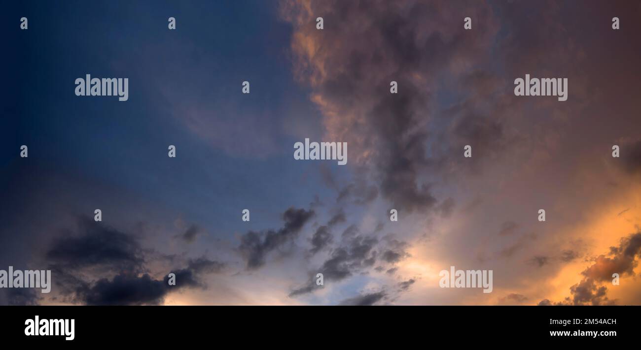 Ciel nocturne après une explosion de nuages, Bavière, Allemagne Banque D'Images