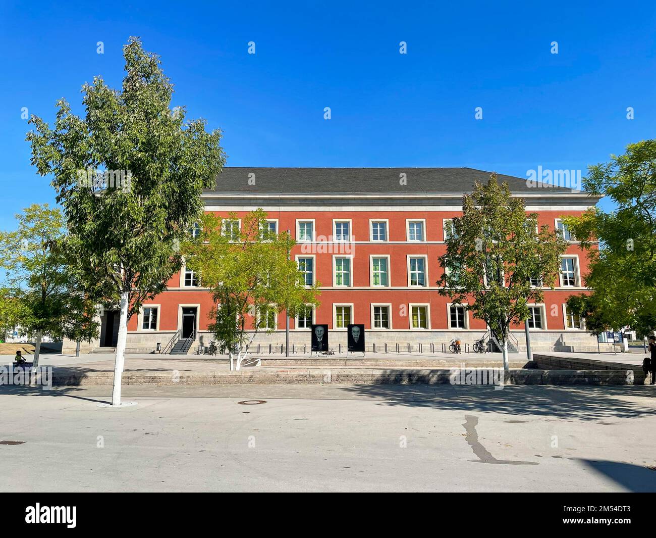 Gauforum, Bâtiment de l'Ouest, Administration de l'Etat, Weimar, Thuringe, Allemagne Banque D'Images