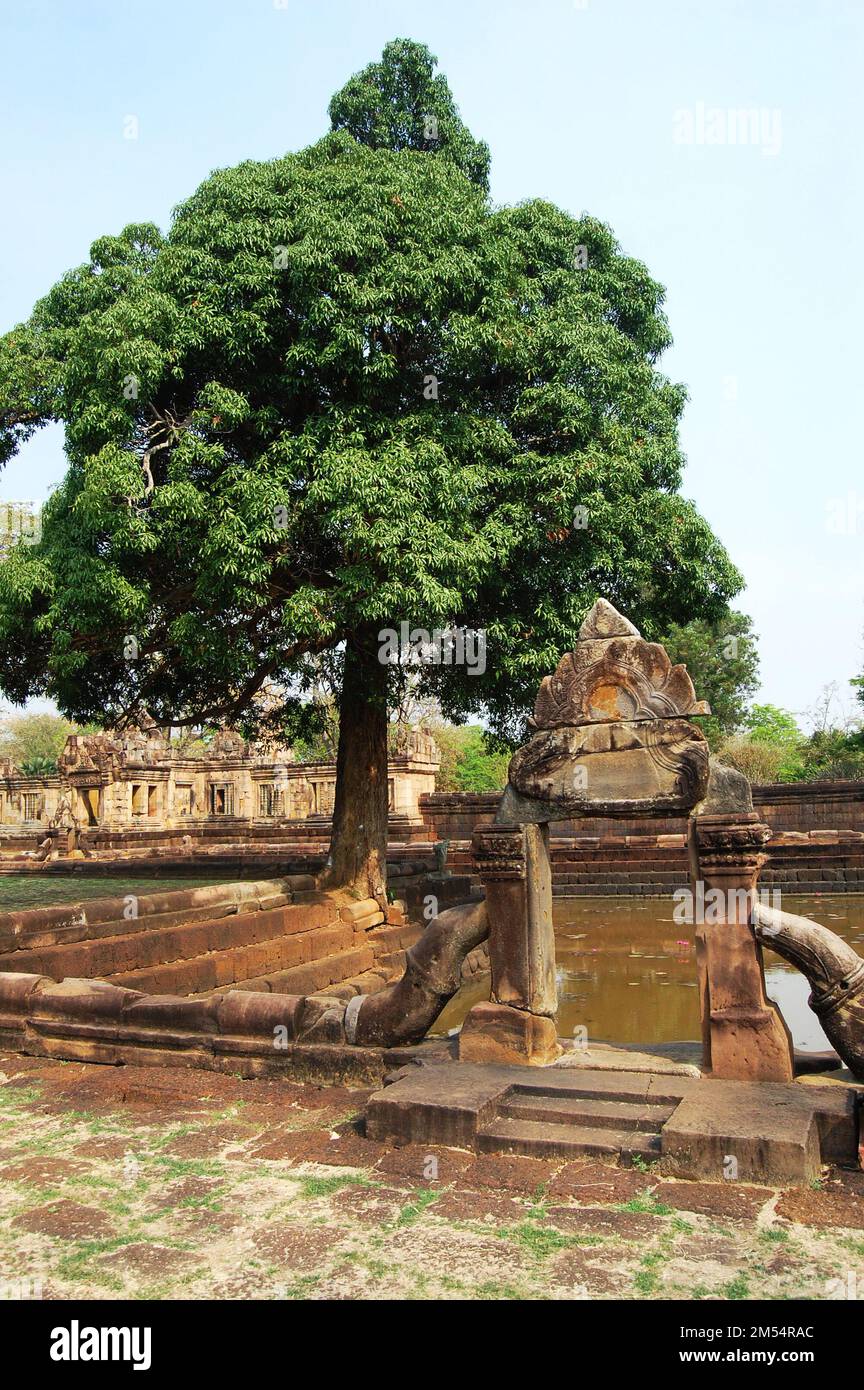 Prasat Muang Tam Sanctuaire de pierre bâtiment Khmer Hindous Temple style à Muangtam Parc historique pour les gens thaïlandais et les voyageurs étrangers Voyage visite resp Banque D'Images