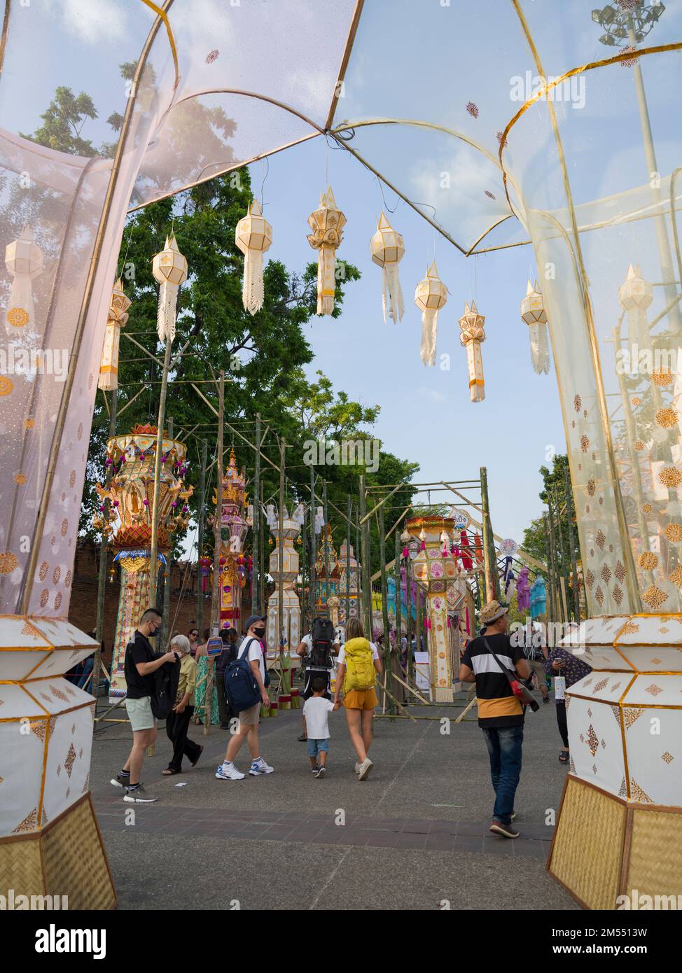 Chiang Mai, Thaïlande. 07 novembre 2022. Images de la ville de Chain Mai au festival Yi Peng and Loy Krathong. Touristes et locaux assistant à la célébration Banque D'Images