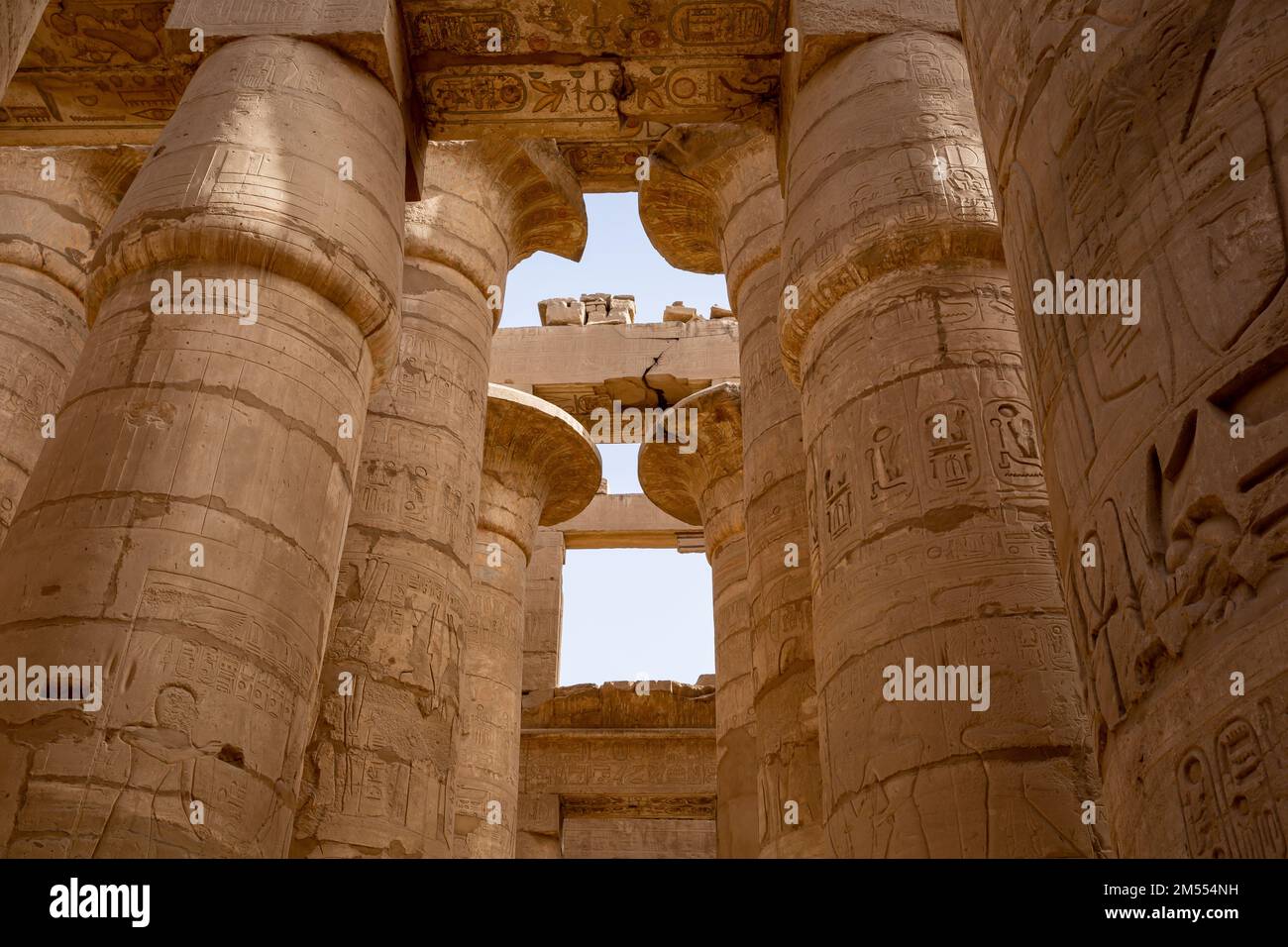 Ruines du temple égyptien de Karnak, le plus grand musée en plein air de Louxor. Égypte. Banque D'Images