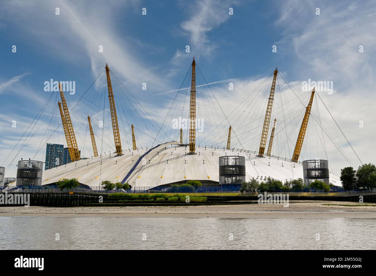 Londres, Angleterre, Royaume-Uni - juin 2022 : le O2 Arena de Greenwich avec l'hôtel Intercontinental adjacent. Banque D'Images