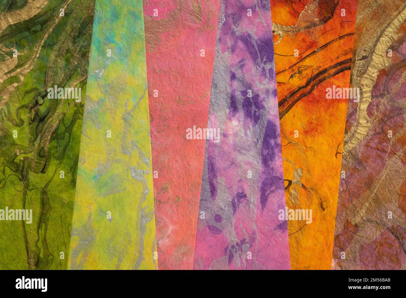 Paysage fantaisie - collection de papier momi en marbre coloré fabriqué en Thaïlande à partir d'écorce de mûrier et de fibres de bambou Banque D'Images
