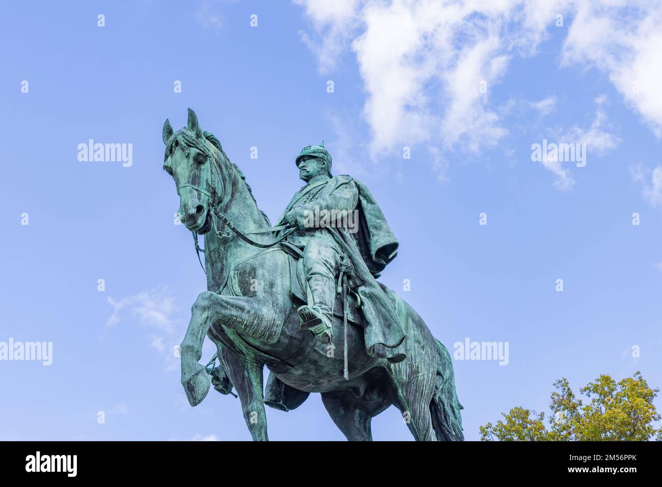 Coburg, Allemagne - 16 septembre 2022: Statue d'Herzog Ernst II dans l'ancienne ville de Coburg en haute-Franconie, Bavière en Allemagne Banque D'Images