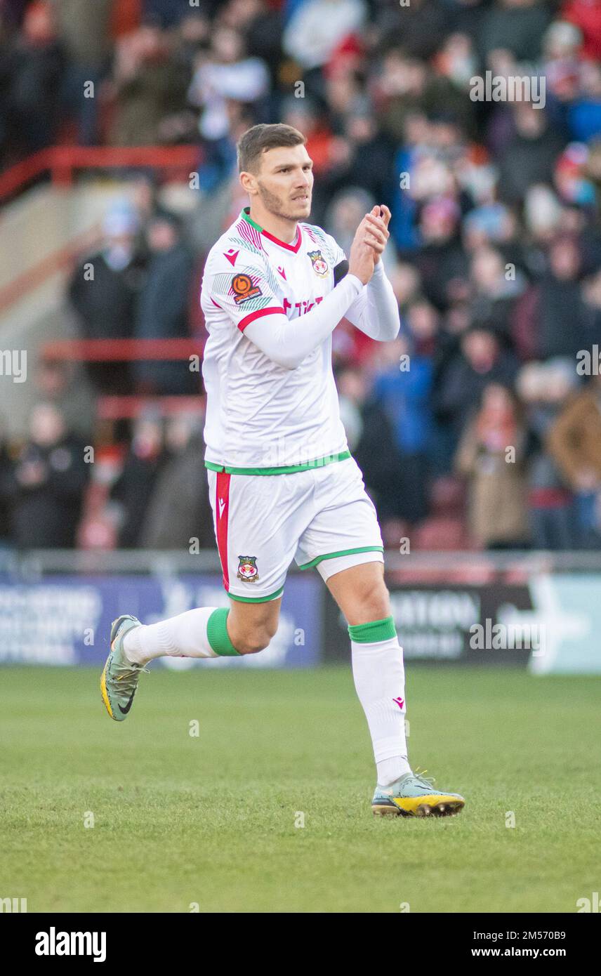 Wrexham, Wrexham County Borough, pays de Galles. 26th décembre 2022. Jordan Tunnicliffe de Wrexham pendant le club de football de l'association Wrexham V Solihull Moors football Club au terrain de course, dans la Vanarama National League. (Credit image: ©Cody Froggatt) Credit: Cody Froggatt/Alamy Live News Banque D'Images