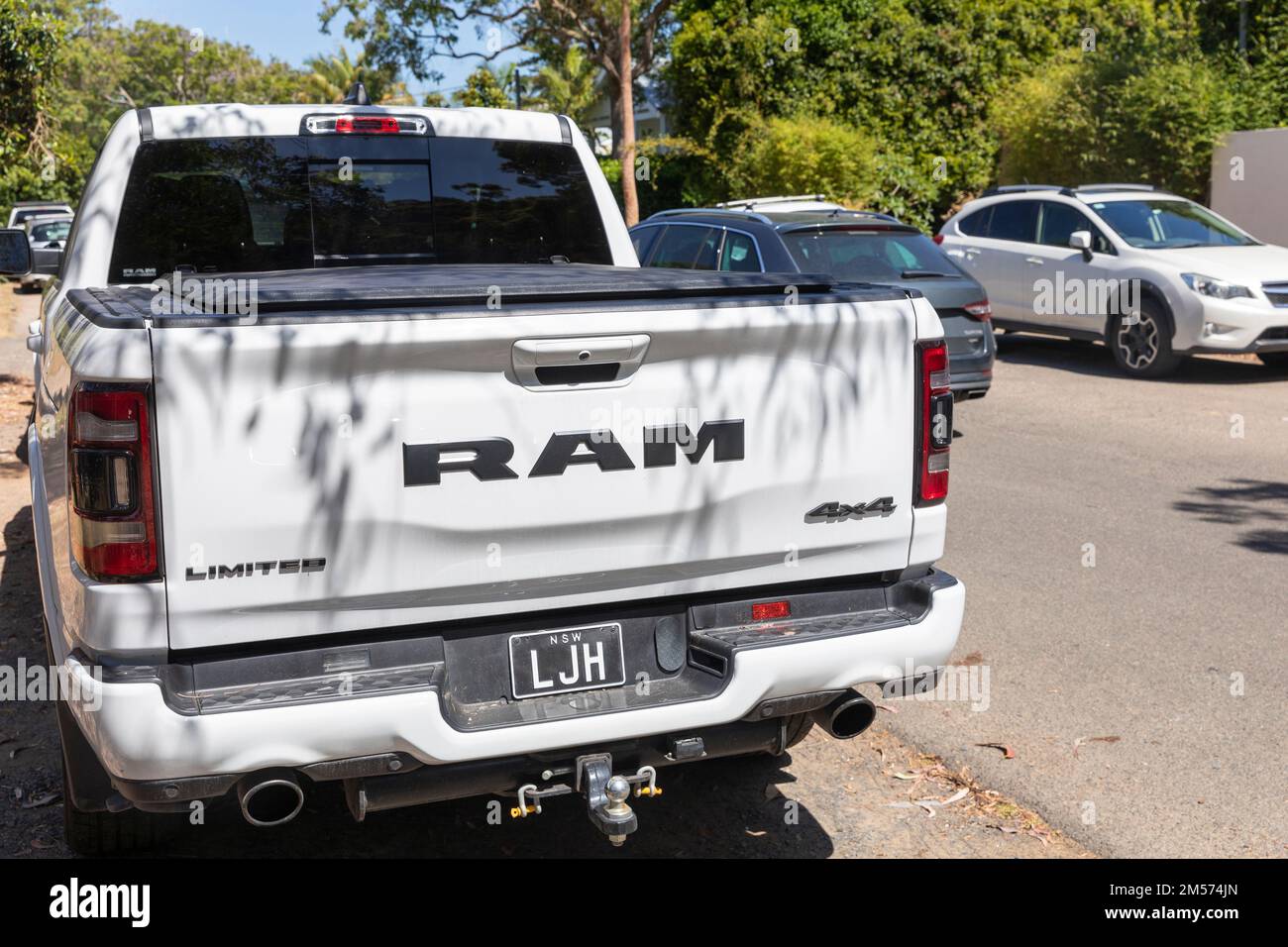 Véhicule utilitaire RAM 1500 blanc modèle 2021 stationné à Palm Beach Sydney Australie avec plaque d'immatriculation personnalisée, Australie Banque D'Images