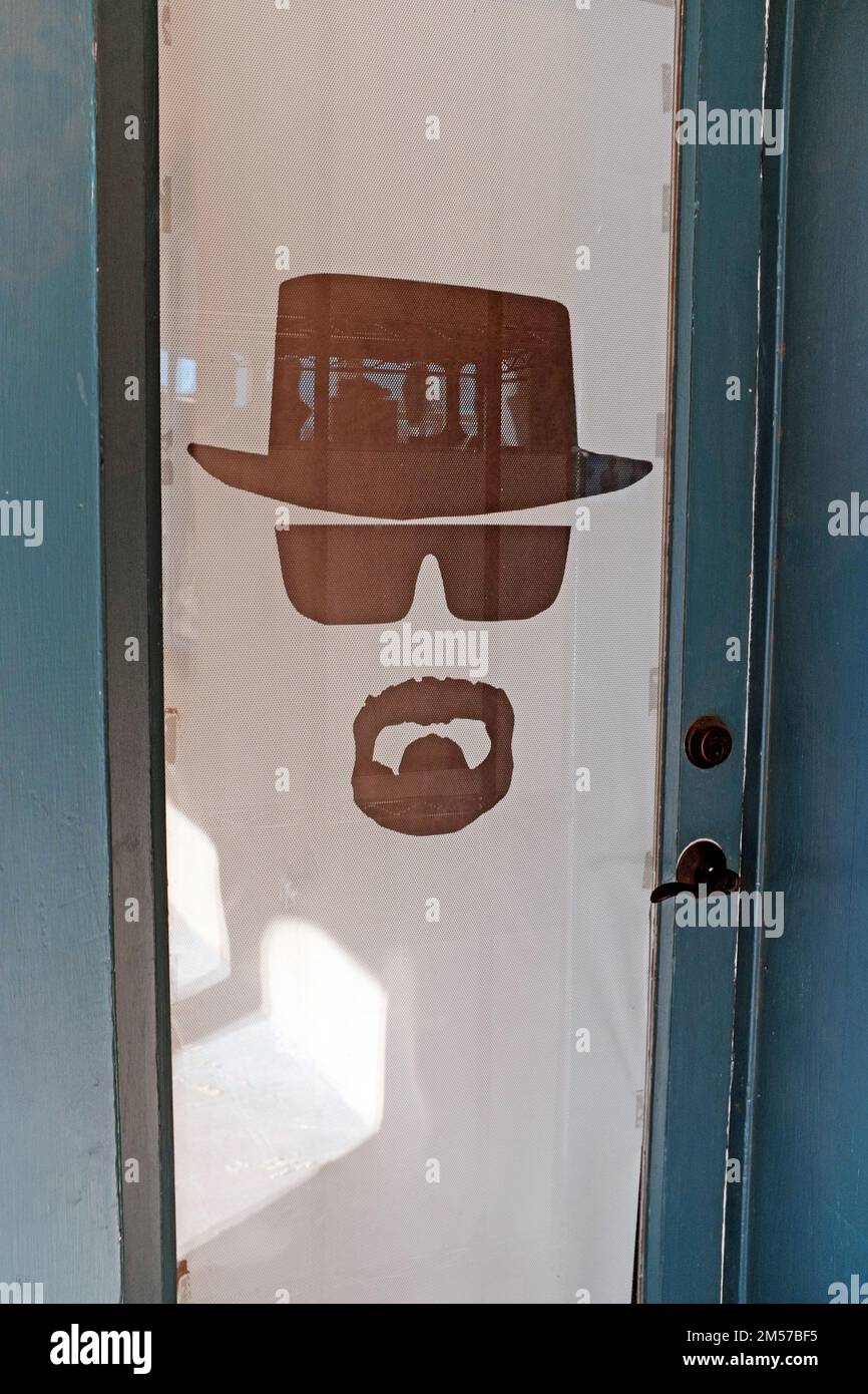 La silhouette du fictif Walter White Sr., alias Heisenberg, est sur la porte arrière du Breaking Bad Store dans la vieille ville d'Albuquerque, NOUVEAU-MEXIQUE. Banque D'Images