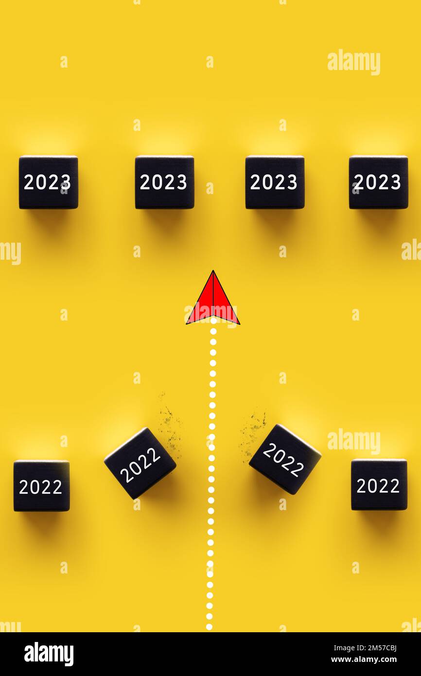 Exprimer le processus de changement à 2023 avec bloc de bois Banque D'Images